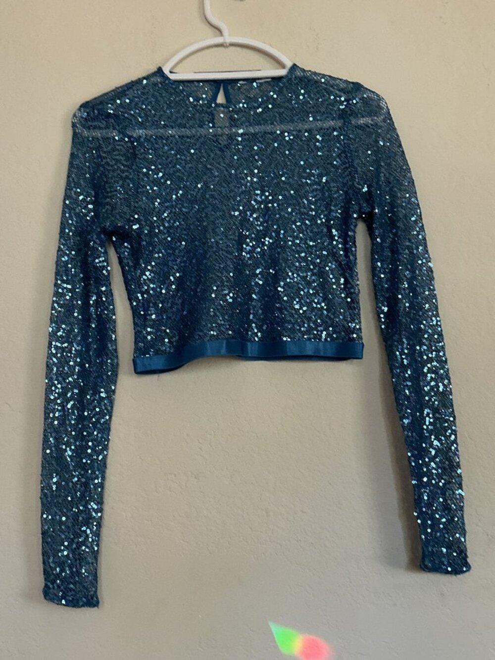 H&M Sequined cropped top in blue - Size Medium